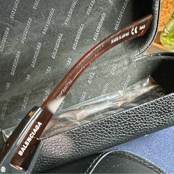 Balenciaga Unlimited Round Sunglasses - Picture 8 of 16